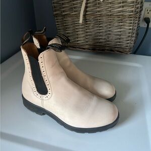 Light Pink leather Blundstones